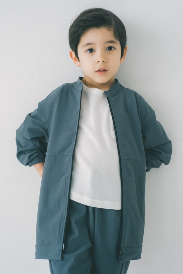 正面拉链夹克