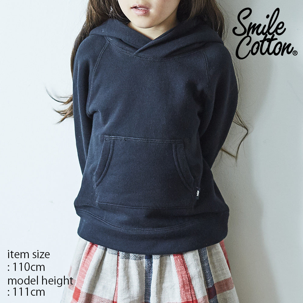 SmileCotton 裏毛パーカーを着た少女